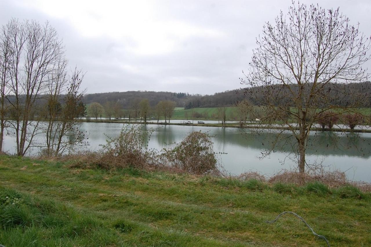 Le Petit Gite De La Varenne Saint-Hellier Esterno foto